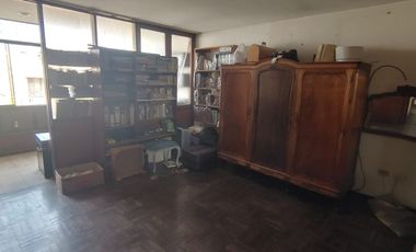 SE ALQUILA o VENDE CASA REMODELADA CERCA A HUACA PUCLLANA. MIRAFLORES