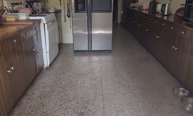 SE ALQUILA o VENDE CASA REMODELADA CERCA A HUACA PUCLLANA. MIRAFLORES