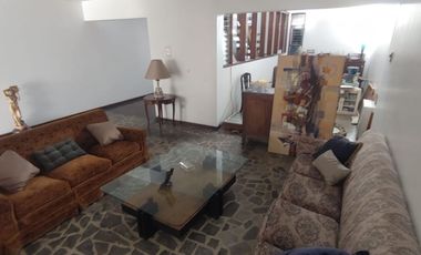 SE ALQUILA o VENDE CASA REMODELADA CERCA A HUACA PUCLLANA. MIRAFLORES