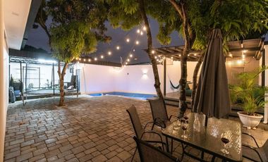 casa independiente con piscina de venta portoviejo