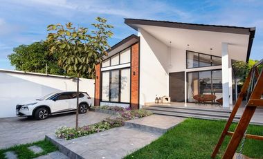 casa independiente con piscina de venta portoviejo