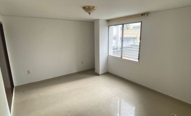 SE ARRIENDA  APARTAMENTO DE 4 HABITACIONES