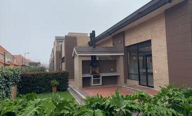 SE VENDE Casa en el centro de MOSQUERA