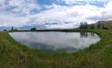 VENDO HERMOSA HACIENDA CON LAGUNA SECTOR Yunguilla