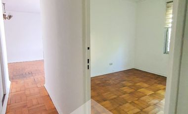 CASA CON GRAN POTENCIAL AMPLIO TERRENO LAS CONDES