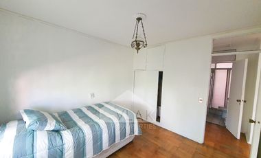 CASA CON GRAN POTENCIAL AMPLIO TERRENO LAS CONDES