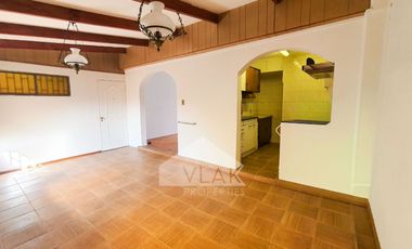 CASA CON GRAN POTENCIAL AMPLIO TERRENO LAS CONDES