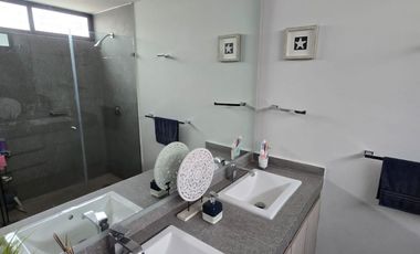 CASA EN VENTA EN METEPEC