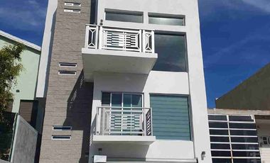 Residencia de 4 rec, en Chapultepec Tijuana en RENTA $3,500 USD