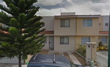 CASA EN VENTA UBICADA EN LA TOSCANA, CELAYA, GUANAJUATO, REMATE