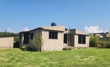 Renta de casa en Acatitlán con amplio jardín
