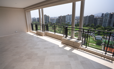 Penthouse de lujo en alquiler en El Golf – 520 m² con vista al Golf y al mar