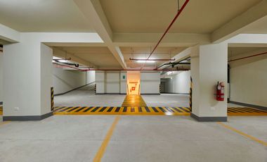 Venta de Departamento de Estreno de Dos Dormitorios, Dos Baños y Cochera en Chorrillos