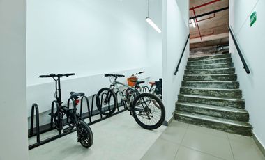 Venta de Departamento de Estreno de Dos Dormitorios, Dos Baños y Cochera en Chorrillos