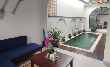 Dijual / disewakan Villa 1 lantai 2 BR minimalis modern