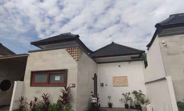 Dijual / disewakan Villa 1 lantai 2 BR minimalis modern