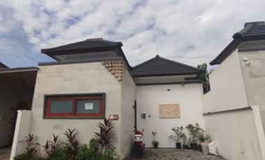 Dijual / disewakan Villa 1 lantai 2 BR minimalis modern