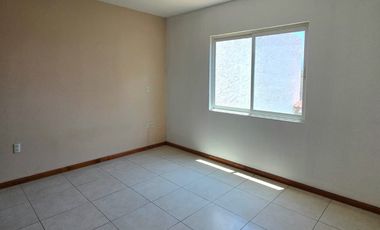 CASA EN VENTA DE 3 RECAMARAS Y JARDIN EN TLALIXTAC