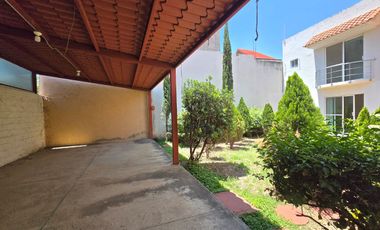 CASA EN VENTA DE 3 RECAMARAS Y JARDIN EN TLALIXTAC