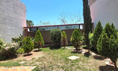 CASA EN VENTA DE 3 RECAMARAS Y JARDIN EN TLALIXTAC