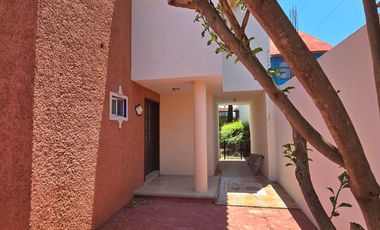 CASA EN VENTA DE 3 RECAMARAS Y JARDIN EN TLALIXTAC