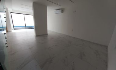AMPLIA CASA EN LOMAS DEL DORADO