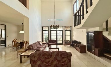 Cipete Area, Dijual Rumah Klasik Bagus dan Terawat Lokasi Strategis Row Jalan Lebar