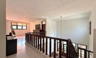 Cipete Area, Dijual Rumah Klasik Bagus dan Terawat Lokasi Strategis Row Jalan Lebar