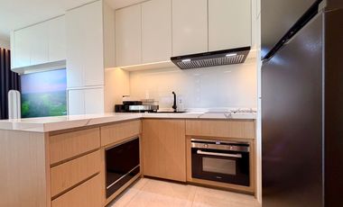 Newly renovated unit for rent at Sathon- Yenakart Area
