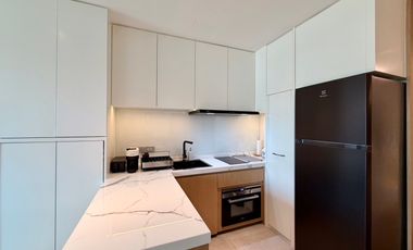 Newly renovated unit for rent at Sathon- Yenakart Area