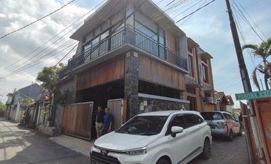 RUMAH 2 LANTAI DI JL PULAU MOYO PEDUNGAN DENPASAR SELATAN