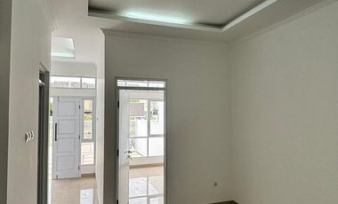 2 UNIT LAGI RUMAH BARU 2 LANTAI MINIMALIS CISARANTEN KULON ARCAMANIK