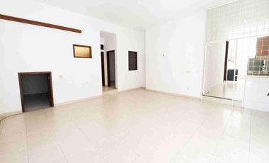 Elegan tropical Home In Kemang - 700 m2 Private Pool And Lush Garden