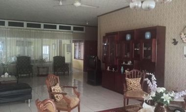 RUMAH DIJUAL DI PINGGIR JALAN RONGGOWARSITO RIAU TANAH LUAS COCOK UNTUK BISNIS