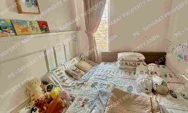 RUMAH SEMI FURNISHED KALCER SKENA DI JAKSEL STRATEGIS