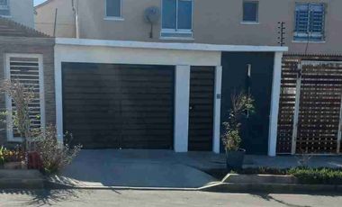 Vendo Hermosa Casa Sector Costa Laguna Cond.San Marcos. 4dormitorios 3baños 2estacionamientos.