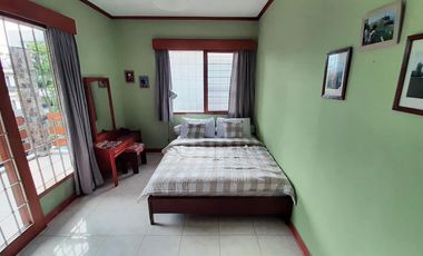 villa di cipaku bandung dekat mall dan kampus. bisa disewa harian, full furnish