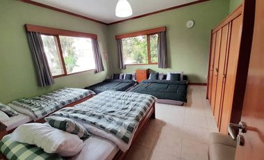 villa di cipaku bandung dekat mall dan kampus. bisa disewa harian, full furnish