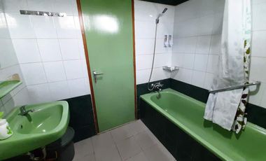villa di cipaku bandung dekat mall dan kampus. bisa disewa harian, full furnish