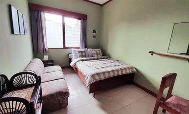 villa di cipaku bandung dekat mall dan kampus. bisa disewa harian, full furnish