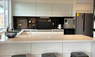 Departamento de lujo en venta. Ave. Luis M Mora. a pocas cuadras del estadio av paucarbamba