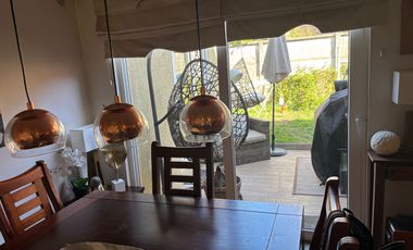 Excelente casa 4 dormitorios, patio, 2 est, condominio. Los Torreones, Concepción