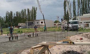 Dúplex a Estrenar 3 Dormitorios con Losa Radiante y Parrilla en Barrio Tierra Mansa, Centenario