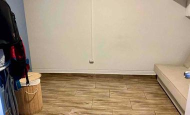 Acogedor departamento primer piso con jardín