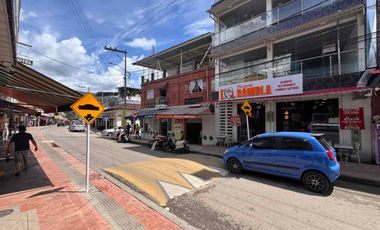 VENTA | Casa Comercial con Renta Localizada en el Corazón de Mesitas de El Colegio