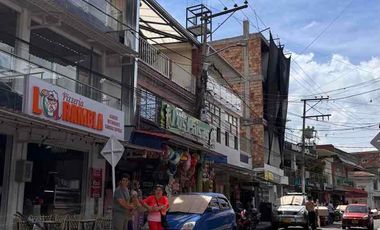VENTA | Casa Comercial con Renta Localizada en el Corazón de Mesitas de El Colegio