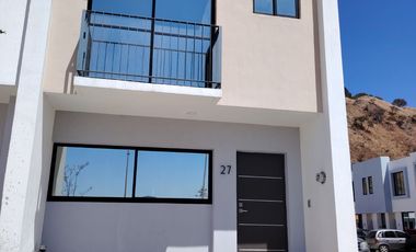 Casa de 3 recámaras cerca Periférico y Prol. Av Guadalupe
