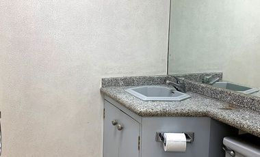 CONSULTORIO EN VENTA EN TORRE PALMAS EN TERCER PISO, EXTERIOR CON EXCELENTES ACABADOS