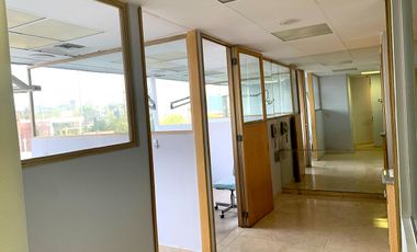 CONSULTORIO EN VENTA EN TORRE PALMAS EN TERCER PISO, EXTERIOR CON EXCELENTES ACABADOS
