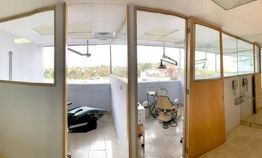 CONSULTORIO EN VENTA EN TORRE PALMAS EN TERCER PISO, EXTERIOR CON EXCELENTES ACABADOS